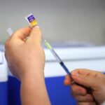 Vacúnate contra influenza y COVID-19 para evitar riesgos a la salud