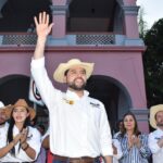 Otro golpe al PRD Michoacán: Francisco Huacus también lo abandona