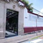Trabajadores de Salud logran pago de nómina tras manifestarse de brazos caídos