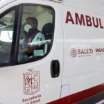 Mala suerte!!!…a un hombre le cae una rama en la cabeza