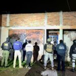 En cateo, asegura FGE dos motocicletas con reporte de robo