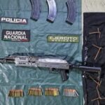 Fuerzas Federales y Guardia Civil detienen a supuesto miembro de la delincuencia organizada, en Apatzingán