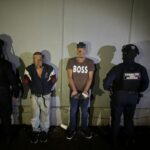 Procesan a dos presuntos homicidas de trabajadora de farmacia Guadalajara, en Uruapan