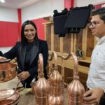 Celebra Araceli Saucedo Reyes reconocimiento internacional de las artesanías de Santa Clara del Cobre