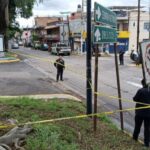 Tiran feto de una niña en la vía pública