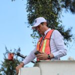Alfonso Martínez supervisa poda sanitaria de árboles en Av. Camelinas