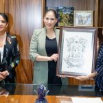Recibe Legislativo réplica del Escudo Oficial del Estado de Michoacán