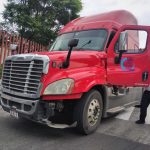 A través de arco carretero se recupera tráiler robado