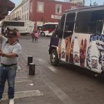 Transportistas bloquean calles del Centro de Morelia