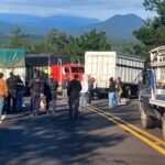 Continúa bloqueo de la carretera San Lorenzo -Los Reyes, exigen la aparición de seis elementos “Kuarichas”