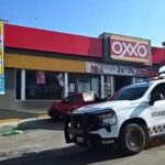 Roban vino y dinero y escapan en un taxi