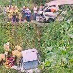 Chocan una combi de la ruta gris 3 y un taxi en la colonia Arboledas