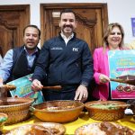 Mole y tradición, en las Fiestas Patronales de Santa María, Morelia