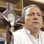 A los migrantes deportados se le contratará como halcones de la delincuencia: Padre Goyo