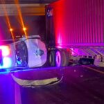 Patrulla es arrollada por un tráiler en la autopista Siglo XXI