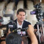 Llama Alfonso Martínez a senadores a no ser “levanta dedos”