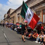 Encabeza Alfonso Martínez colorido desfile cívico militar