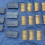 Aseguran a hombre con fusil y 120 municiones, en el blindaje Apatzingán