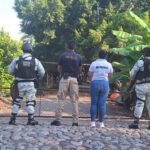 En cateo en deshuesadero en Parácuaro, aseguran un vehículo robado , un arma de fuego y autopartes