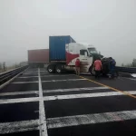 Tráiler se accidenta en la autopista Pátzcuaro-Cuitzeo
