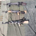 En operativo, aseguraron tres fusiles, más de mil cartuchos, cargadores y equipo táctico