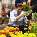 Con miles de flores de cempasúchil ayuntamiento adorna las plazas públicas