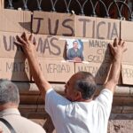 Protestan periodistas en Palacio de Gobierno en repudio del asesinato del periodista Mauricio Cruz