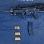En acción interinstitucional en Parácuaro, detienen a dos en posesión de vehículo blindado y un fusil: SSP