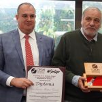 Teta Francisco Martínez recibe la Presea al Mérito Defectos Humanos 2024