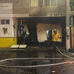 En Morelia, se incendia establecimiento de llantas