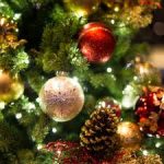 Evita incendios revisando las luces del árbol de Navidad