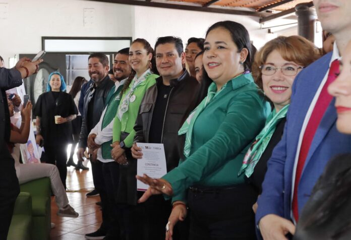 Verde, mujeres