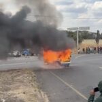 Queman patrulla de Seguridad Vial en el bloqueo de la carretera Zamora- Tangancícuaro
