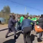 Se enfrentan policías y miembros del STASPE