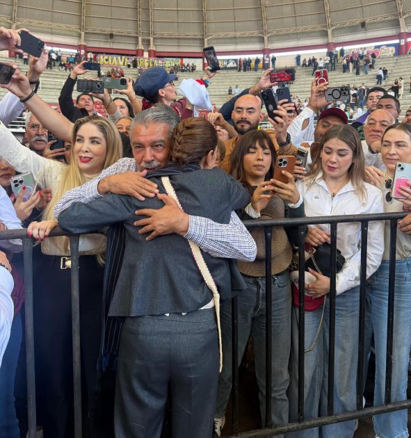 La Columna de “El Mono Grosero”…no te agüites, todo va bien…no te pelees…aplauden y ovacionan a Alfonso