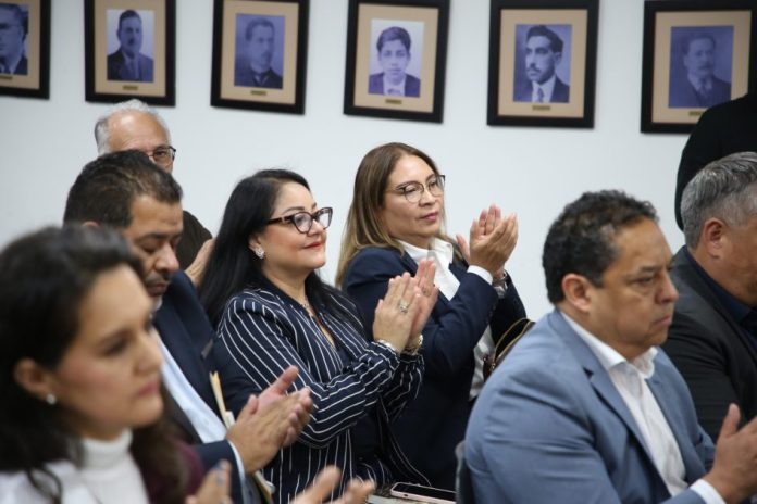FGE, mujeres