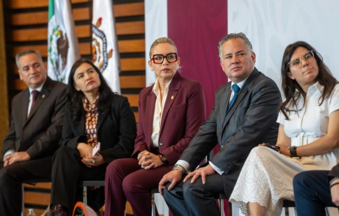 Santiago Nieto, Yarabi Ávila
