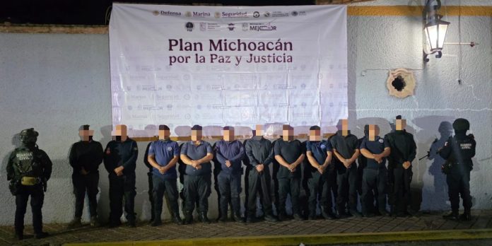 Policías detenidos