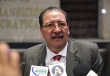 Reginaldo Sandoval declina por Raúl Morón; “algo le ofrecieron y lo aceptó”