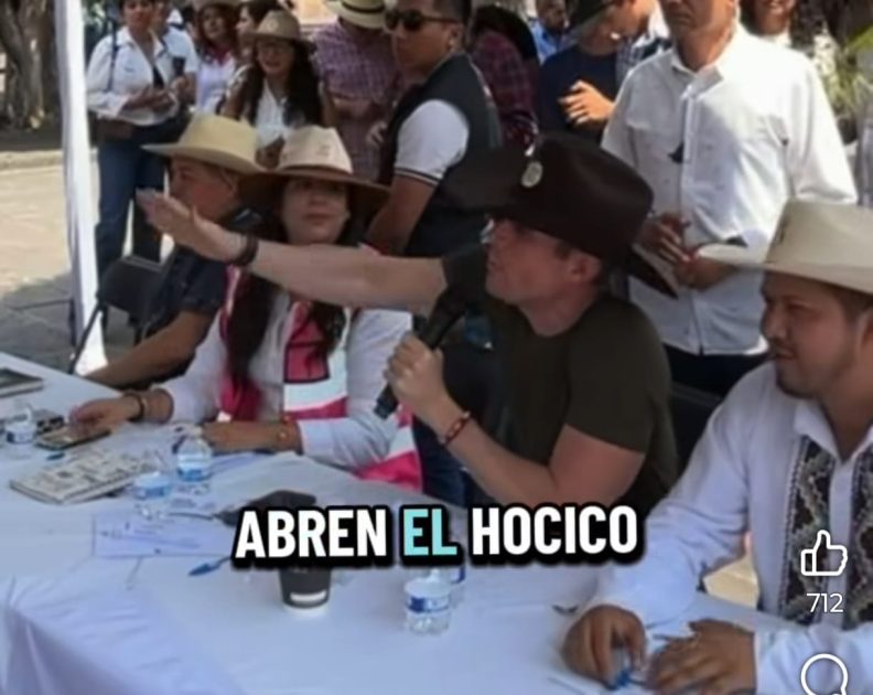 Carlos Bautista insulta a medios de comunicación