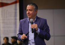 Luis Navarro permanecerá en Finanzas mientras llegan los tiempos electorales