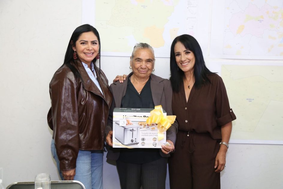 Mujeres son motor de lucha social y pilar de las familias: Araceli Saucedo y Lucila Martínez