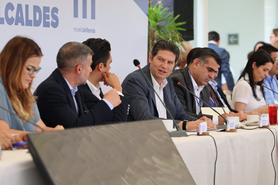 Comparte Alfonso Martínez buenas prácticas de Gobierno con alcaldes del país