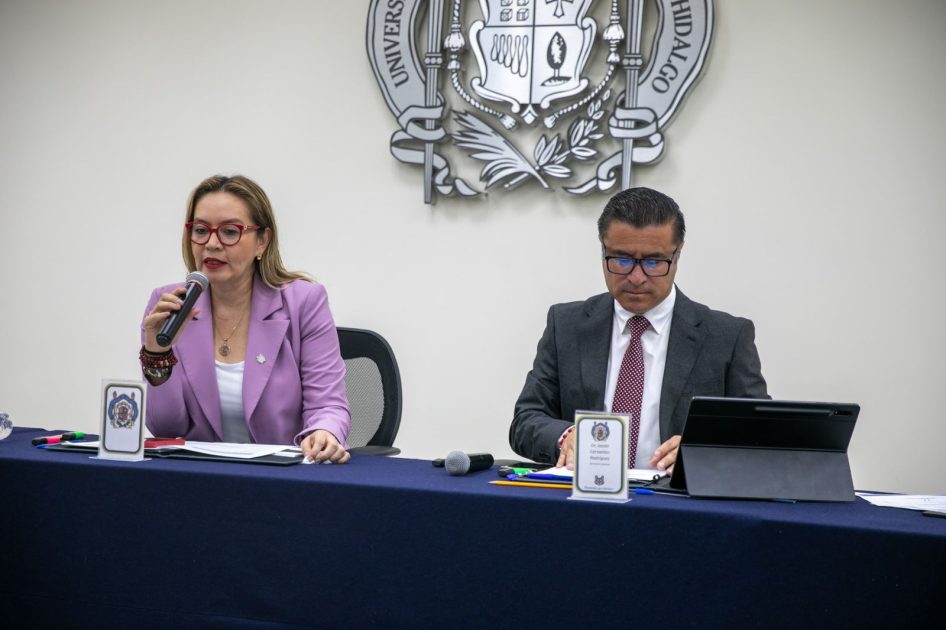 Continúa trabajo en equipo en favor de la UMSNH; Yarabí Ávila preside sesión de consejo universitario