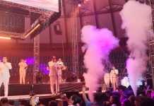 La Sonora Santanera pone a bailar a michoacanos, aunque concierto gratuito no logra lleno total