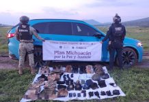 SSP y Defensa aseguran vehículo con equipo táctico tras persecución en Tlazazalca