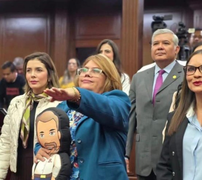 La Columna de “El Mono Grosero”….que Belinda Iturbide regaló 500 pollos flacos…se aflojó un tornillo a Julieta García