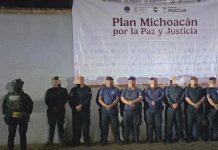 Atrapa FGE a ocho policías municipales de Coeneo