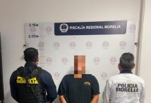 Policía Morelia detiene a dos hombres por presunto robo con violencia a comercio