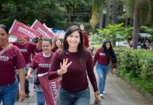 Gaby Molina recorre Uruapan y comparte los logros de la transformación con familias y comerciantes